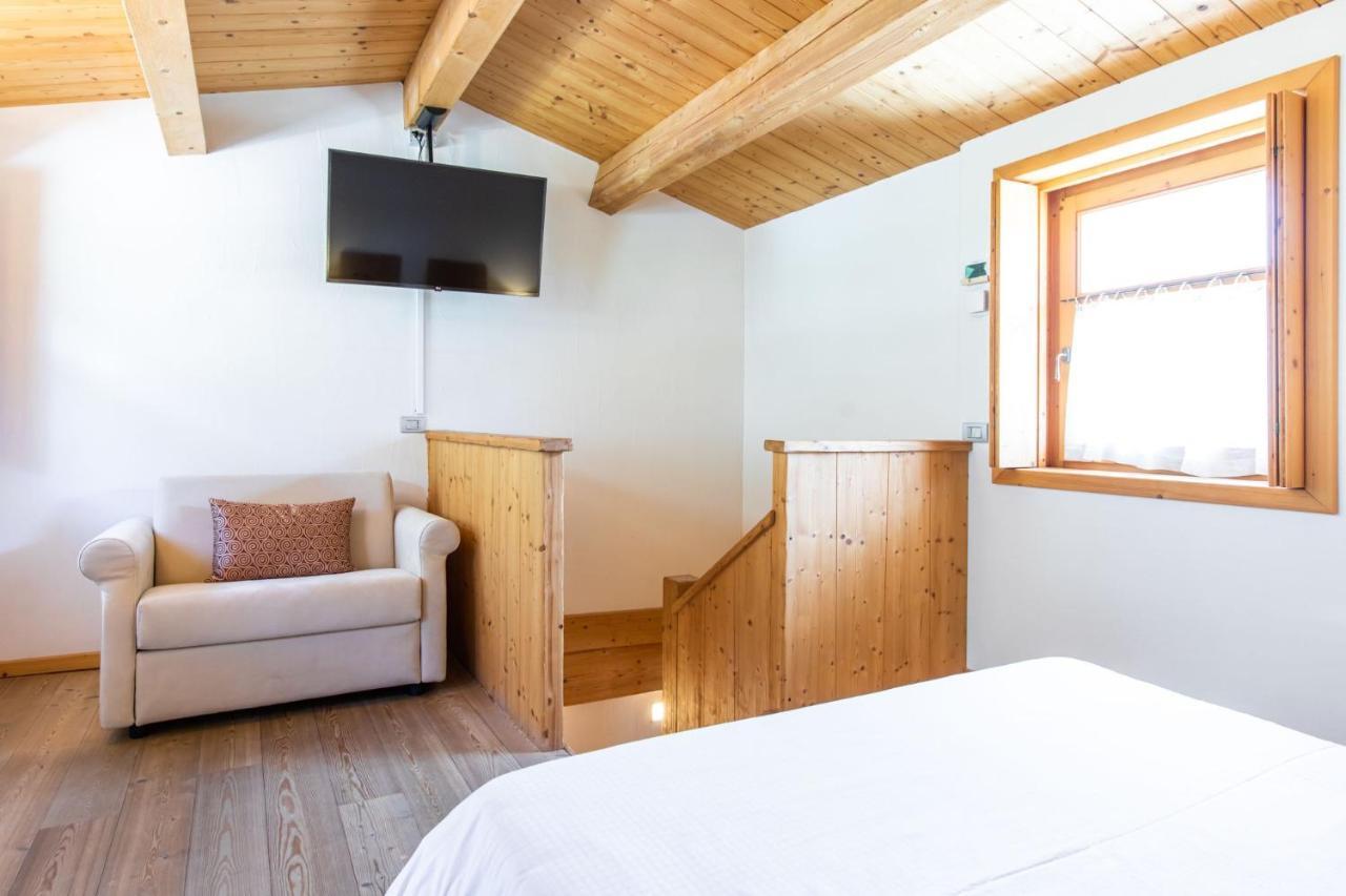 Mantello Agriturismo La Fiorida מראה חיצוני תמונה